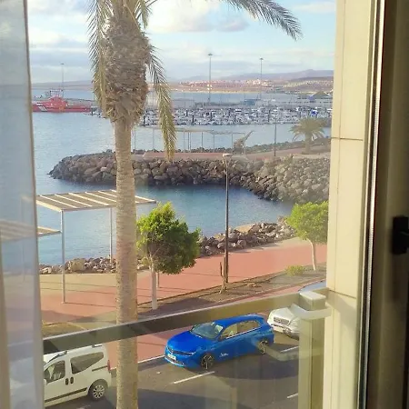 La Marina 3 アパート *