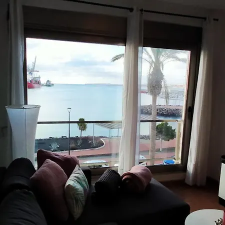 La Marina 3 アパート *