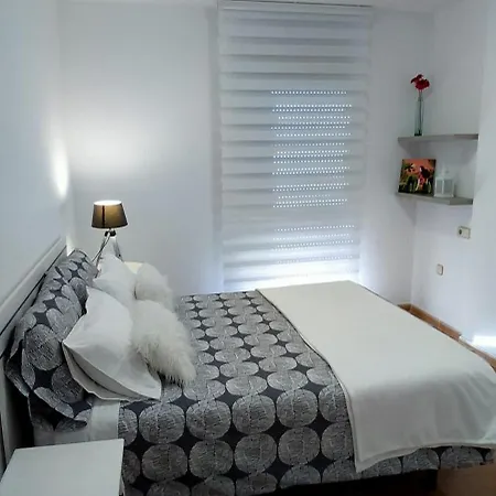 La Marina 3 アパート *