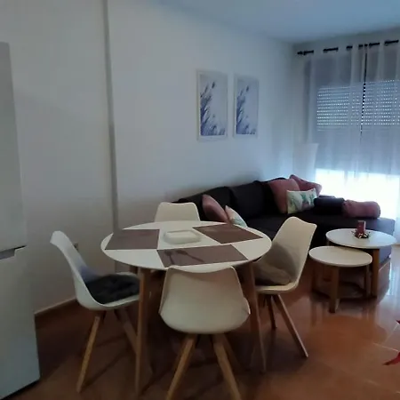 La Marina 3 アパート *